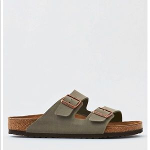 Brand New Men’s Birkenstock Slide Sandals in Stone